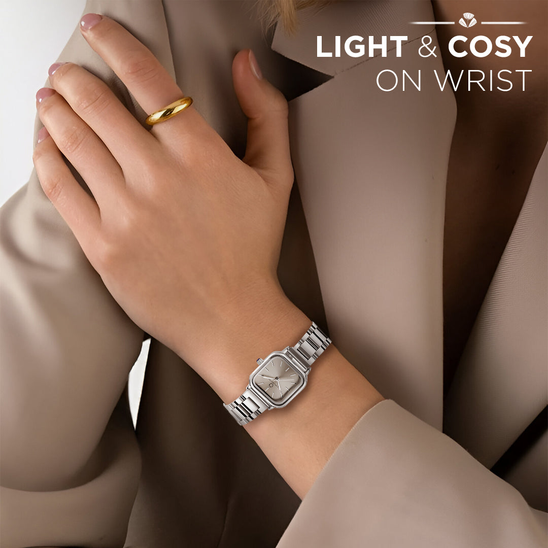 Carlington Diva Series Analog Women Wrist Watches with Stainless Steel Chain Strap | Premium Fashion Watches for Ladies | CT - 112